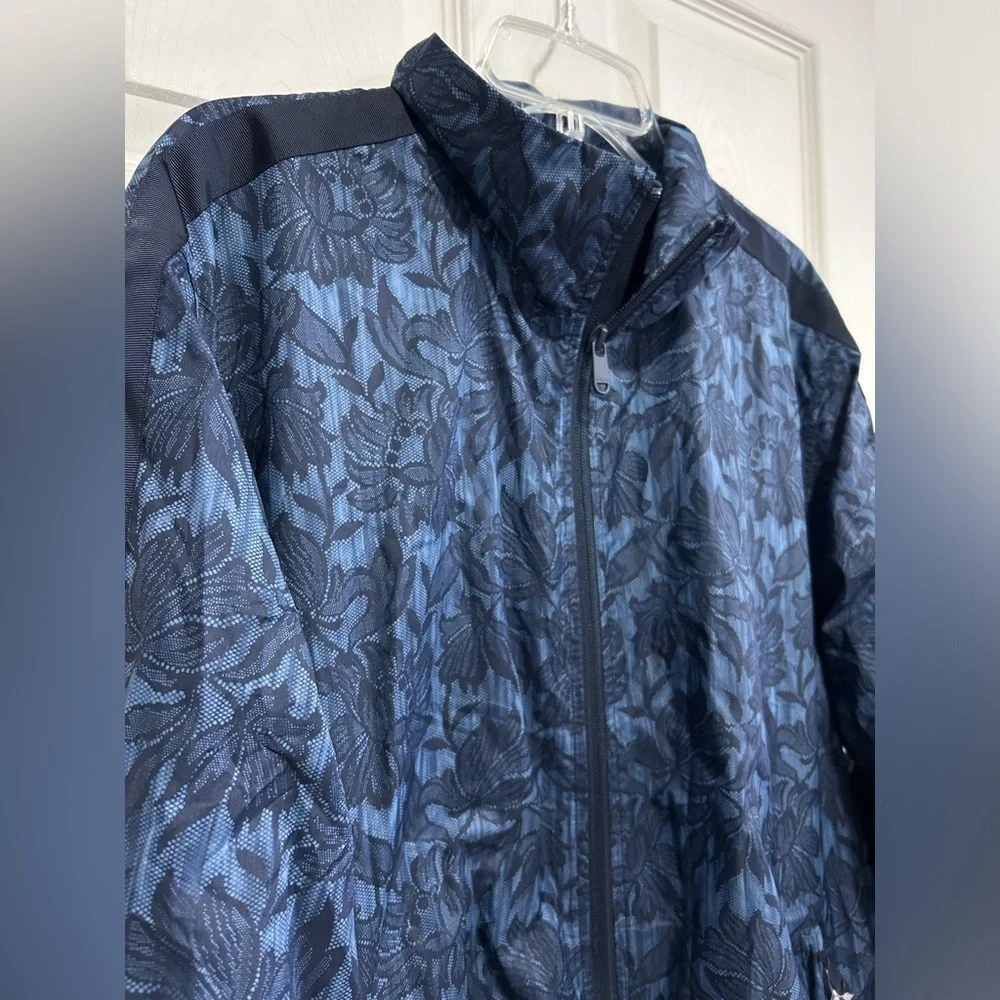 Athleta Women's Size Large Sightseer Lace Pattern Jacket NWT Blue 2-Way Stretch